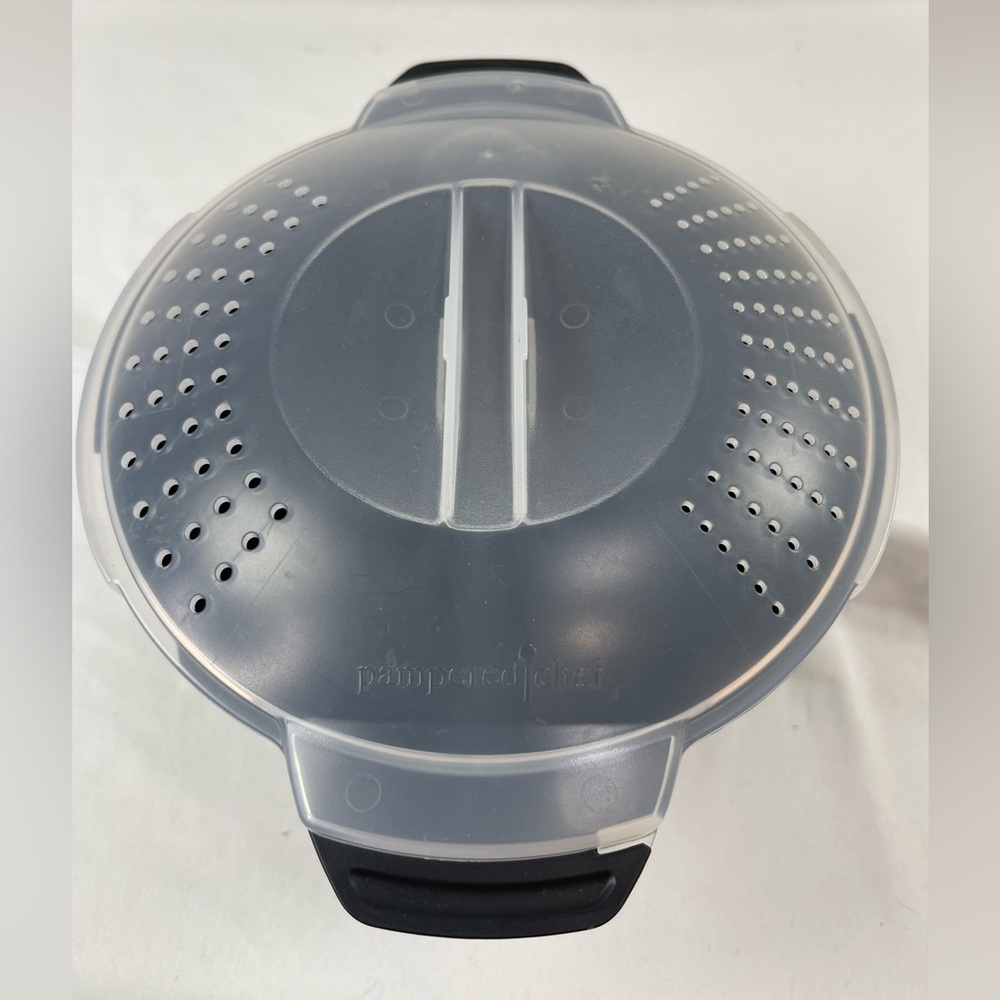 Pampered Chef Micro Cooker 2 qt, 8 cups Pot